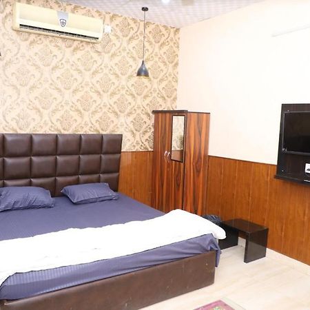 Hotel Aashirvad Faridabad Zewnętrze zdjęcie
