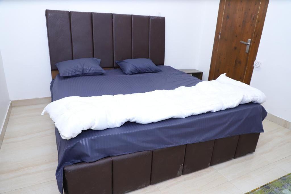 Hotel Aashirvad Faridabad Zewnętrze zdjęcie